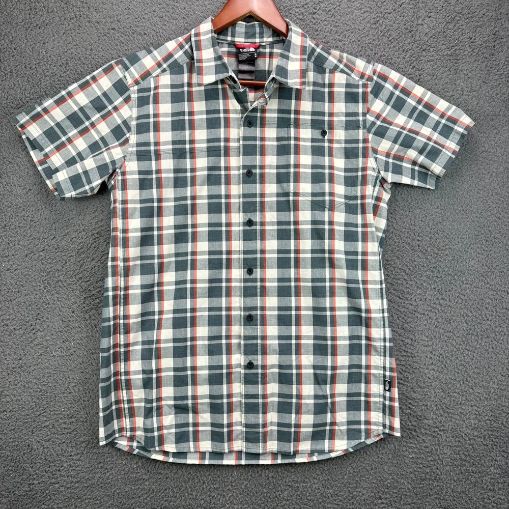 The North Face Mens Medium Plaid Short Sleeve Button Down Shirt